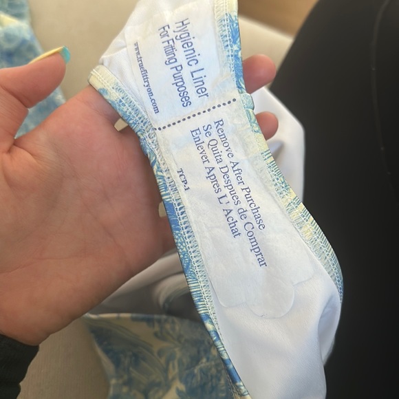 N O L I        Cute one piece swimsuit with palm trees (no price tag) - Picture 2 of 6